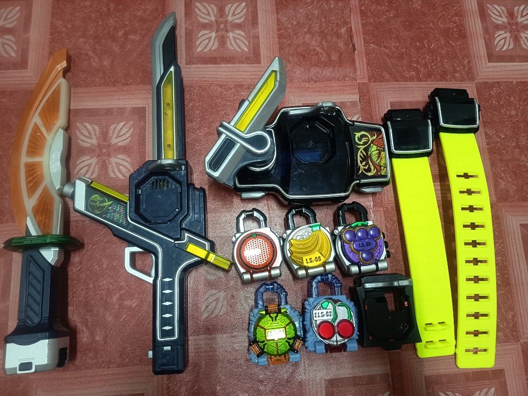 Kamen Rider Gaim Lock Seeds, Sengoku Driver, and Weapons (Category: Toys & Games) located in Kulim. Submitted by tendou92 (Listing ID 1450248092, Image 1). Description: Dx Sengoku Driver Set.Dapat semua macam dalam gambar.pos kena tambah.Faceplate Baron.Lockseed Orange,Bodou,Banana Dx.Dx Mosou Saber &Daidaimaru saber.Dx Genesis Core.Pos kena tambah.Tidak jual berasingan.Cod area kulim dan Penang saja.Pos pada hari saya cuti sahaja.