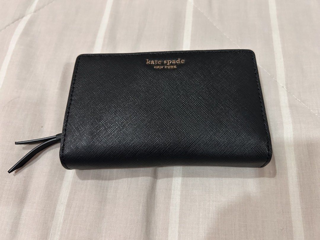 Kate spade wallet (Category: Luxury Bags & Wallets) located in Manila. Submitted by ladies_apparel.28 (Listing ID 1450218503, Image 1). Description: .