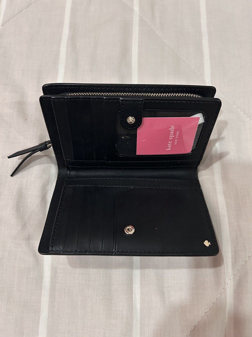 Kate spade wallet (Category: Luxury Bags & Wallets) located in Manila. Submitted by ladies_apparel.28 (Listing ID 1450218503, Image 2). Description: .