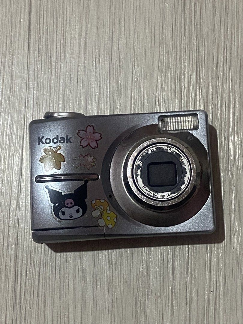 Kodak EasyShare C813 (Category: Cameras) located in Las Pinas. Submitted by zyxe. (Listing ID 1450293162, Image 1). Description: -Issue only: FLASH NOT WORKING - 8.1 Megapixel sensor for clear photos - Perfect for everyday, casual photography - Free Battery -Nego.