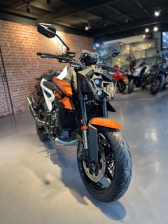 (Category: ) located in . Submitted by Premium.Moto (Listing ID 1450230513, Image 1). Description: .