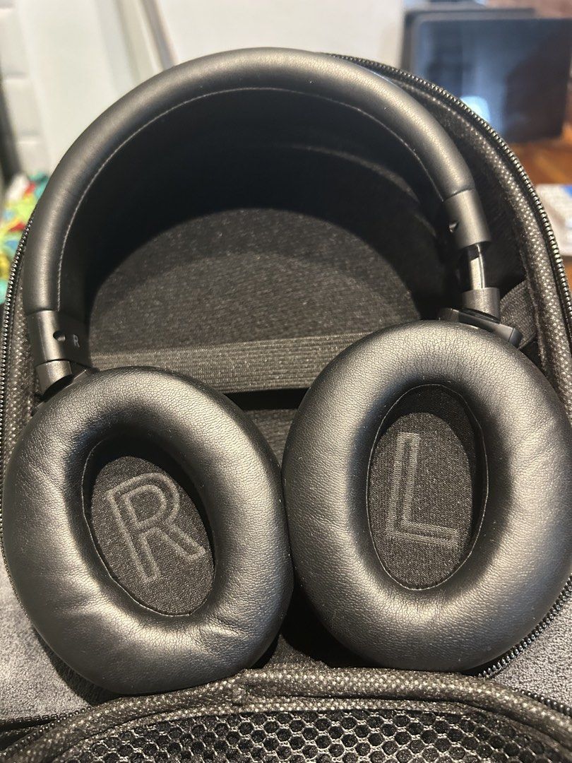✈️ Wireless Flight Entertainment Kit | KVIDIO Headphones + BT Airplane Adapter (Category: Headphones & Headsets) located in Georgetown. Submitted by alkem_29 (Listing ID 1450267658, Image 3). Description: 🚚 Delivery available via Grab, Lalamove, or courier (buyer covers delivery). Meet-up also available. 💵 Cash, DuitNow & Touch ’n Go accepted. Bundle discounts available when purchasing multiple items.Skip the uncomfortable airline headphones. P