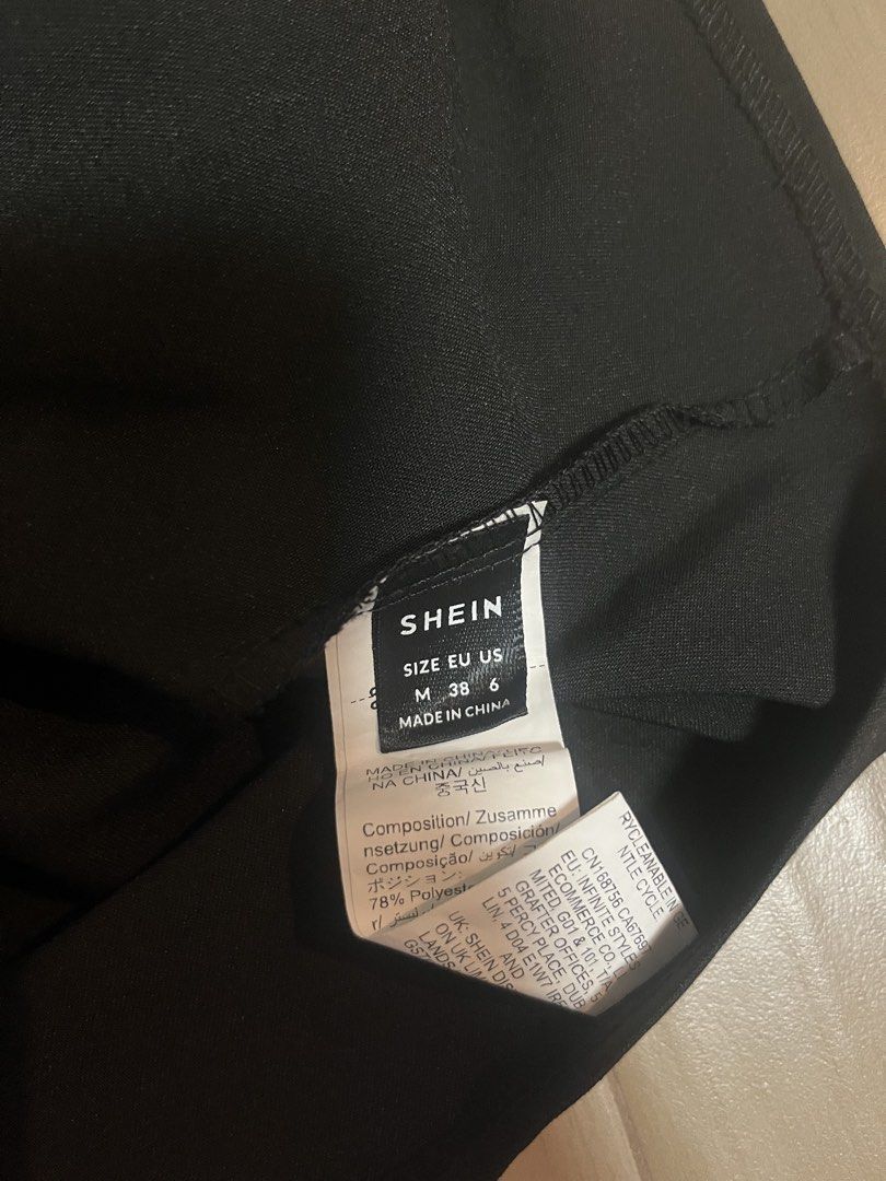 Ladies vest (Category: Coats, Jackets and Outerwear) located in Tabaco. Submitted by debeub (Listing ID 1450243165, Image 3). Description: Medium on tag.