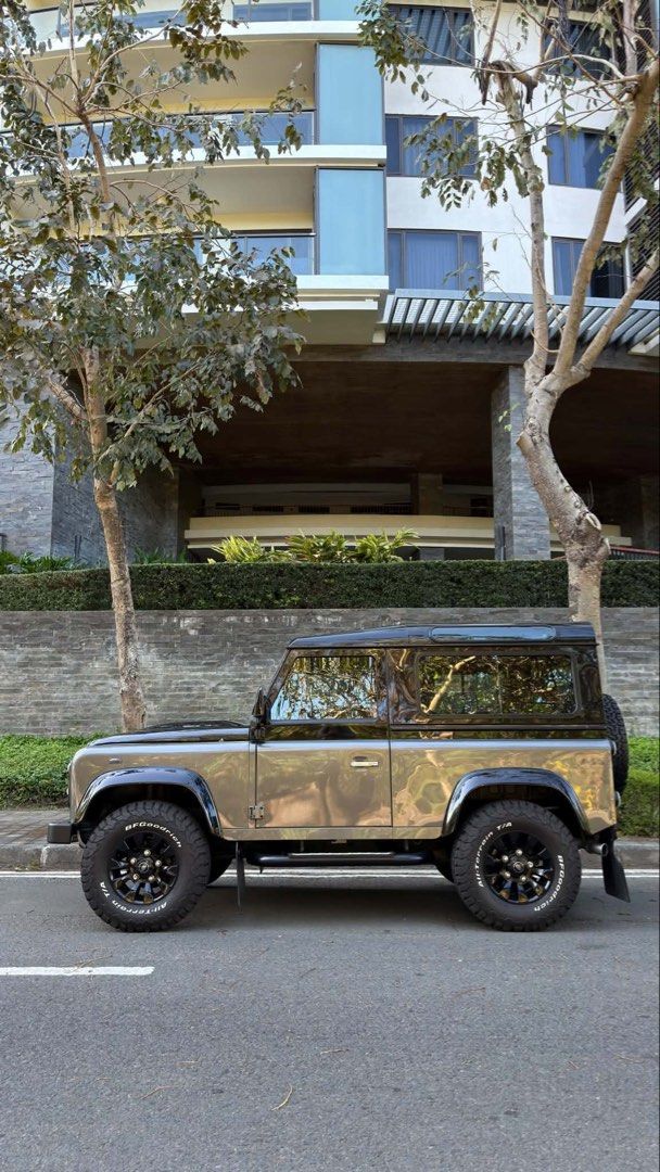 Land Rover Defender D90 Autobiography Manual (Category: Used Cars) located in Muntinlupa City. Submitted by daimler (Listing ID 1450318341, Image 2). Description: An opportunity for the right collector. The only one in the Philippines and one of just 100 worldwide. Autobiography edition. DM for inquiry 2016 Land Rover Defender D90 Autobiography Only 100 in the world 5tkm only Well maintained All original paint Ceramic coated by Aegis 091******68.