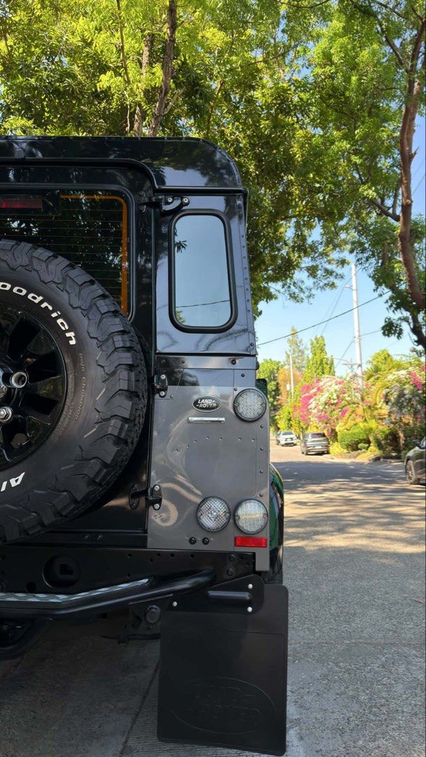 Land Rover Defender D90 Autobiography Manual (Category: Used Cars) located in Muntinlupa City. Submitted by daimler (Listing ID 1450318341, Image 3). Description: An opportunity for the right collector. The only one in the Philippines and one of just 100 worldwide. Autobiography edition. DM for inquiry 2016 Land Rover Defender D90 Autobiography Only 100 in the world 5tkm only Well maintained All original paint Ceramic coated by Aegis 091******68.
