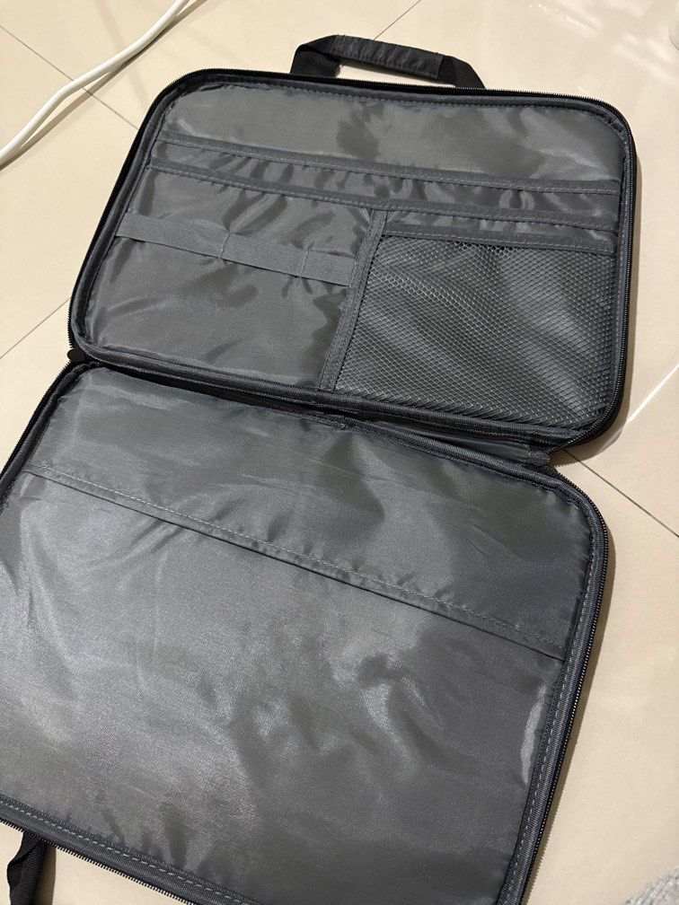 Laptop, Notebook, MacBook Case and Bag (Category: Laptop Bags & Sleeves) located in Melaka Tengah. Submitted by choco_1910 (Listing ID 1450294071, Image 2). Description: .