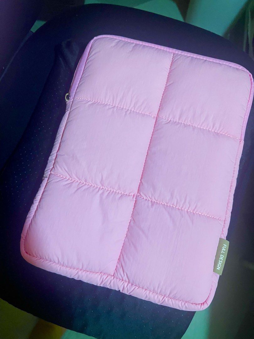 Laptop sleeve with pouch (Category: Laptops & Notebooks) located in Lucena. Submitted by bestfindsbyellie (Listing ID 1450311662, Image 2). Description: Brandnew In beautiful pink color, much prettier in actual quality puffer material It fits macbook air 13" perfectly and same with similar size laptop comes with pouch for your charger, mouse etc. (small stuff) selling both for only 350 fixed plus sf original cost is 699 Location: Lucena shipping 