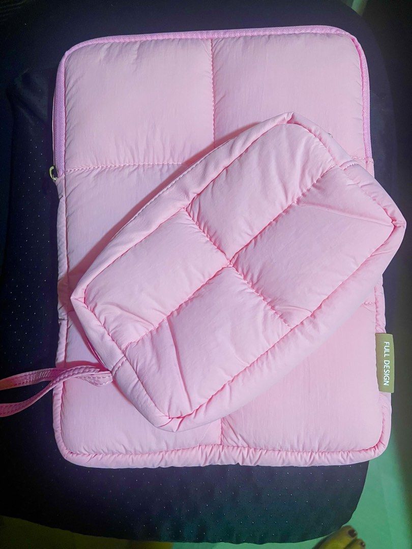 Laptop sleeve with pouch (Category: Laptops & Notebooks) located in Lucena. Submitted by bestfindsbyellie (Listing ID 1450311662, Image 1). Description: Brandnew In beautiful pink color, much prettier in actual quality puffer material It fits macbook air 13" perfectly and same with similar size laptop comes with pouch for your charger, mouse etc. (small stuff) selling both for only 350 fixed plus sf original cost is 699 Location: Lucena shipping 