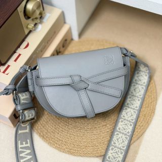 由 theone.boutique.tw (刊登 ID 1450216578，圖片 1) 提交，位於 的 (類別：)，說明：。
