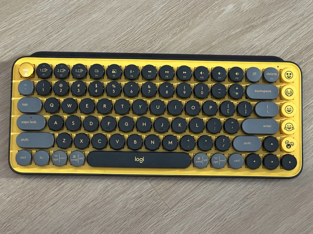 Logitech POP Keys Bluetooth Keyboard511923759035852800