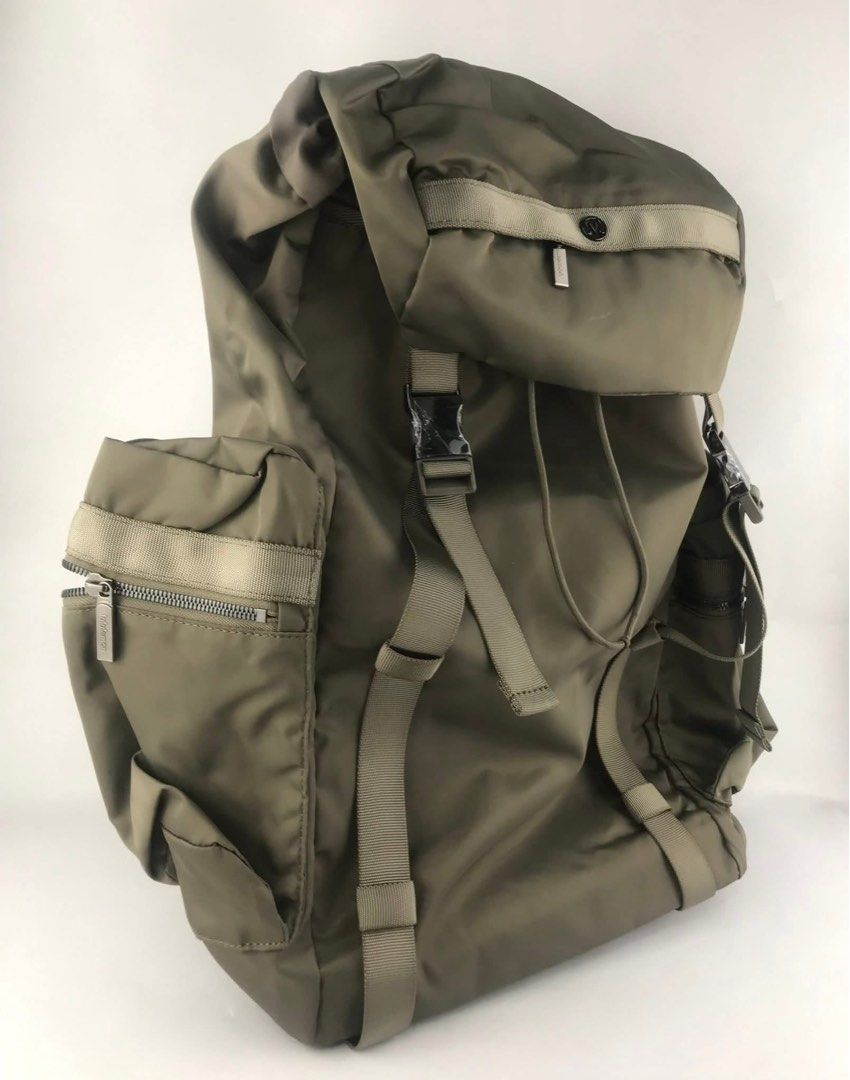 Lululemon Wanderlust Backpack 25L (Category: Backpacks) located in Binan City. Submitted by pinkykeenshop (Listing ID 1450287614, Image 2). Description: .