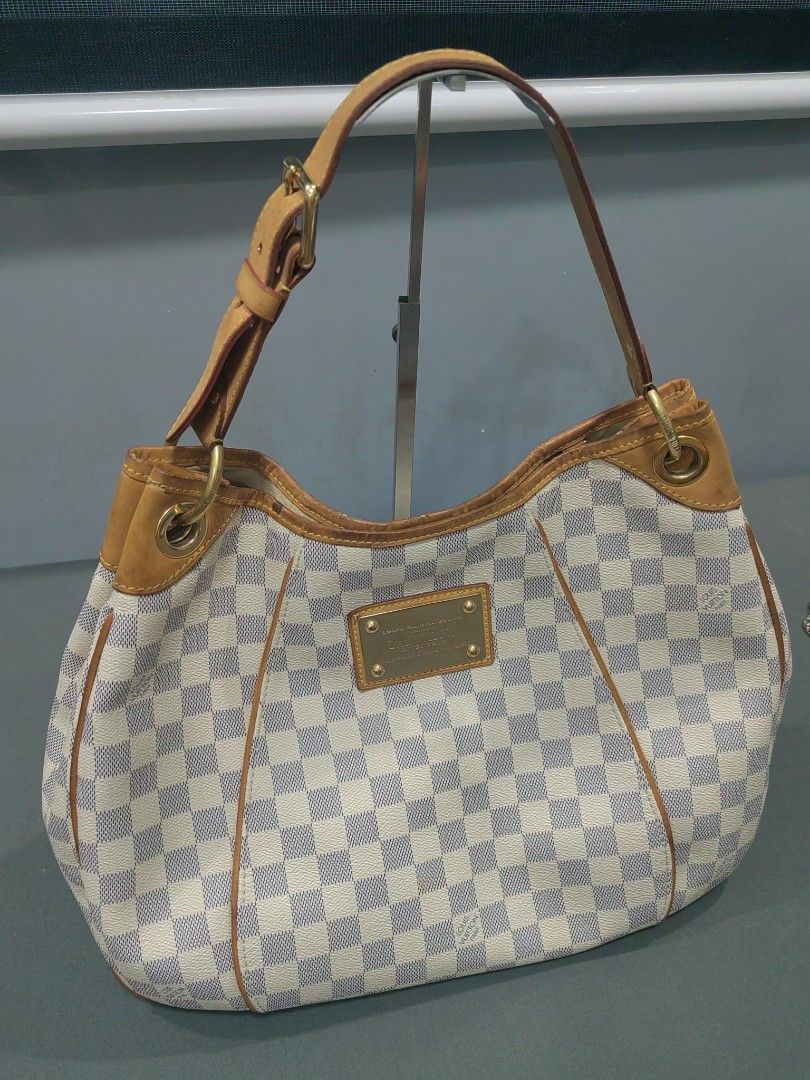 Lv azur galliera (Category: Luxury Bags & Wallets) located in Santa Rosa. Submitted by _ba_mo_si_ (Listing ID 1450317825, Image 2). Description: Bag only Plus sf Dm.