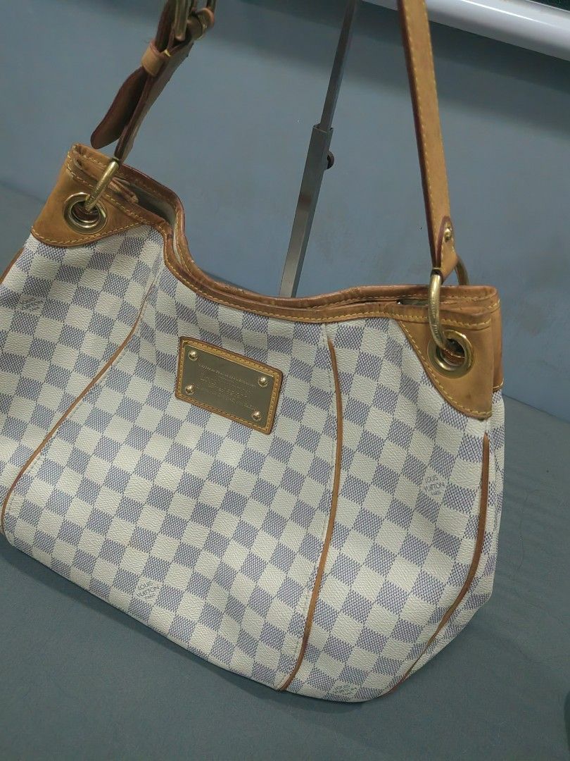 Lv azur galliera (Category: Luxury Bags & Wallets) located in Santa Rosa. Submitted by _ba_mo_si_ (Listing ID 1450317825, Image 3). Description: Bag only Plus sf Dm.