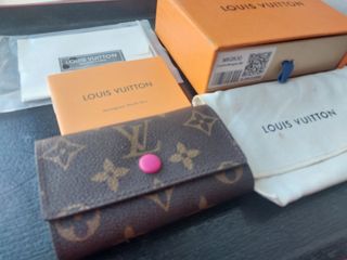 (Category: ) located in . Submitted by luxe.clubhouse84 (Listing ID 1450238400, Image 1). Description: .