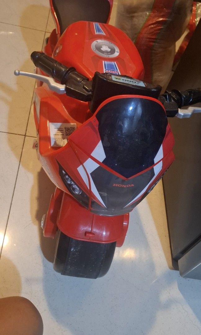 Mainan motor anak, Honda (Kategori: Mainan & Baby Walker) berada di Jakarta Utara. Dikirim oleh downsizing_upgrade (ID iklan 1450280683, Gambar 3). Deskripsi: Honda CBR 600RR Official Licensed. musik sepertinya tidak bunyi lagi..