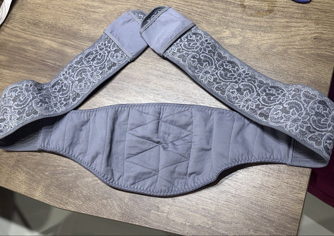 Mamaway Ergonomic Maternity Support Belt - Grey (Category: Maternity wear) located in Bacacay. Submitted by kirakiiraa (Listing ID 1450201563, Image 3). Description: - Ergonomic maternity support belt - Supports growing belly - Adjustable straps for custom comfort - Features delicate lace detail on sides - Ideal for everyday wear during pregnancy - Helps alleviate back pain.