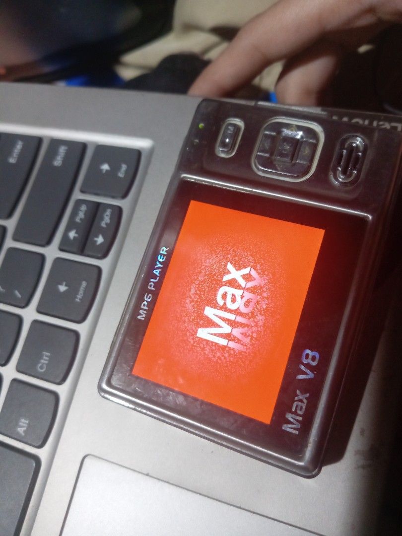 MAX V8 MP6 PLAYER (Working) (Category: Portable Music Players) located in Manila. Submitted by jillrose105 (Listing ID 1450252037, Image 3). Description: MAX V8 MP6 PLAYER Features include: Media Playback Gaming Pictures FM Radio E-book reader (hindi naka reset) SELLING AS IS UNIT ONLY.