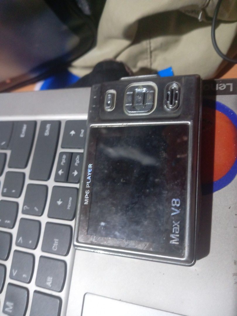 MAX V8 MP6 PLAYER (Working) (Category: Portable Music Players) located in Manila. Submitted by jillrose105 (Listing ID 1450252037, Image 2). Description: MAX V8 MP6 PLAYER Features include: Media Playback Gaming Pictures FM Radio E-book reader (hindi naka reset) SELLING AS IS UNIT ONLY.