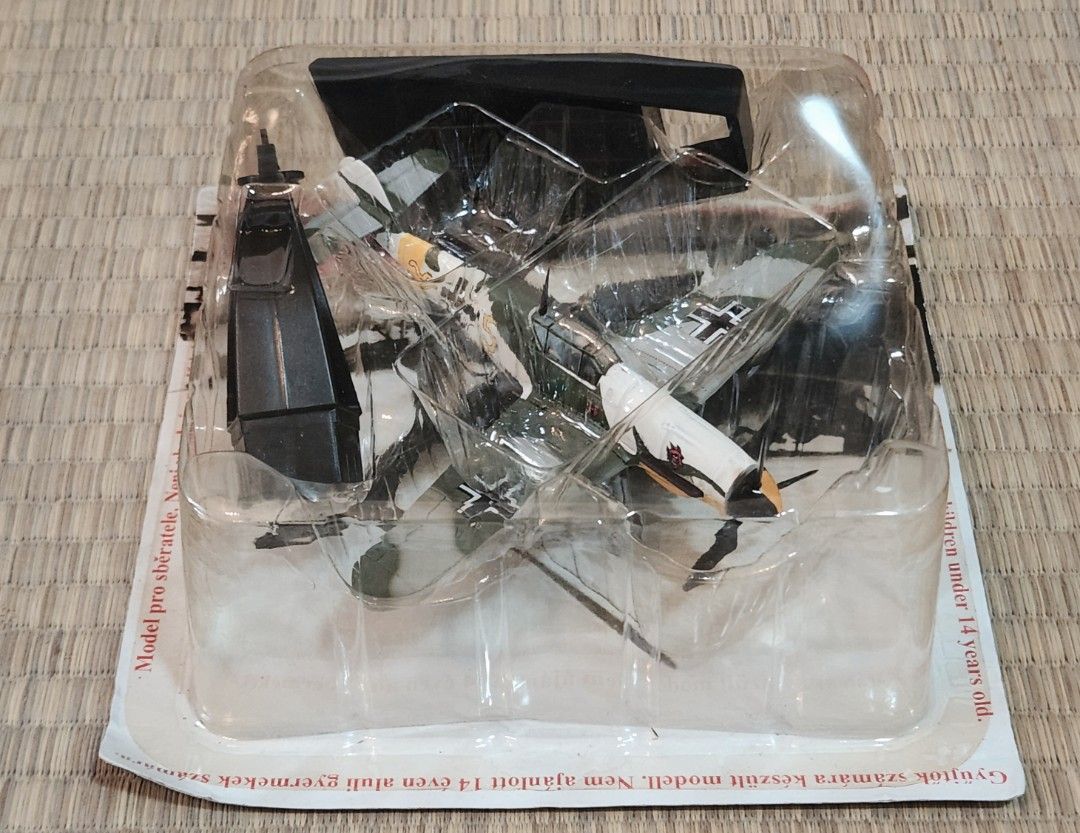 Messerschmitt Bf109F-4,1942 (Category: Vintage Collectibles) located in Kuala Lumpur. Submitted by mospeda88 (Listing ID 1450167306, Image 1). Description: Scale 1:72 Diecast + plastic part Selfcollect/Postage.