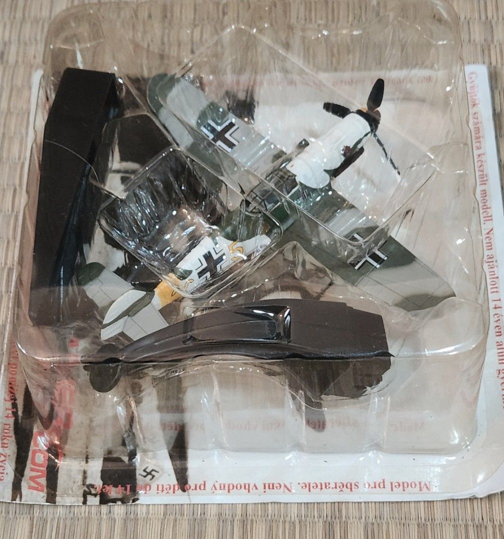 Messerschmitt Bf109F-4,1942 (Category: Vintage Collectibles) located in Kuala Lumpur. Submitted by mospeda88 (Listing ID 1450167306, Image 2). Description: Scale 1:72 Diecast + plastic part Selfcollect/Postage.