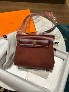 （分類：）位於 。 由 leparadishermes 提交（商品編號 1450317189，圖片 1）。簡介： 。