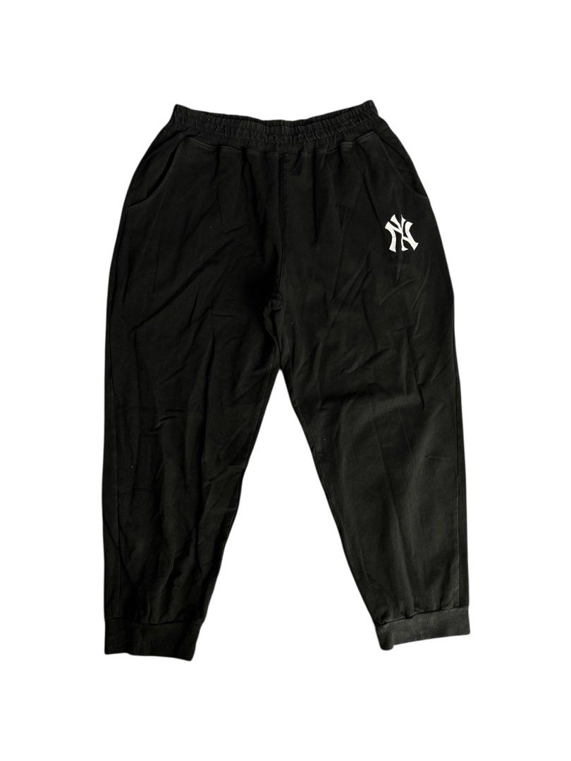 MLB Jogging Pants (Category: Joggers) located in Calapan. Submitted by seria_thrifting_apparel (Listing ID 1450181732, Image 1). Description: ✅w Main Tag • Width: 29-38 • Length: 35 • Hem: 5.5 • Color rate: 9/10 • Issue: Small Hairline (Very Good Condition).