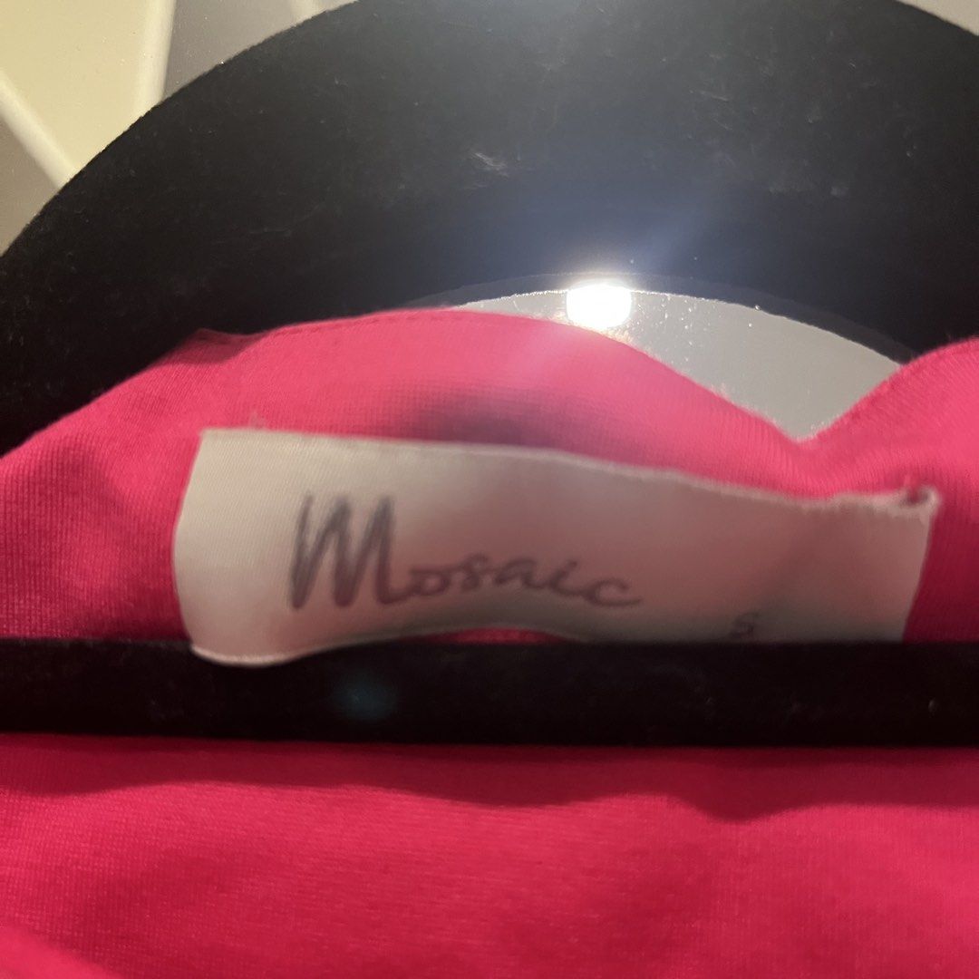 Mosaic Pink Sleeveless Mock Neck Top (Category: Sleeveless) located in Paranaque City. Submitted by kalattt (Listing ID 1450206044, Image 2). Description: - Brand: Mosaic - Color: Pink - Style: Sleeveless, Mock Neck - Features: Great for layering, versatile, easy to dress up or down.