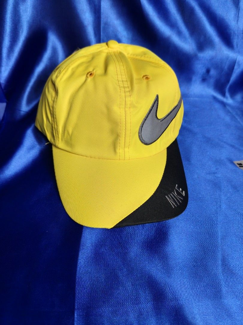 Nike & Callaway & Titleist Caps Class A (Category: Golf) located in Manila. Submitted by meiyeon2 (Listing ID 1450183874, Image 1). Description: - NIKE, Titliest, Callaway unisex Golfers cap - All caps feature adjustable straps - Suitable for sports and casual wear price: 650 each. .