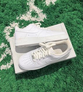 (Category: ) located in . Submitted by teamretailkickz (Listing ID 1450211644, Image 1). Description: .