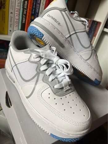 Nike Air Force 1 React D/MS/X White Grey Blue (Category: Sneakers) located in Caloocan City. Submitted by jlofernandez (Listing ID 1450169318, Image 3). Description: - Nike Air Force 1 React D/MS/X - Color: White with grey and blue accents - Size: 3.5Y (Youth) - Includes original box - Ideal for everyday wear Originalw Nike Air Force 1 shipped from US for $149 Size: 3.5Y / 5 Womens Color: White/LT Smoke Grey Never been used RFS: Nike collector cl
