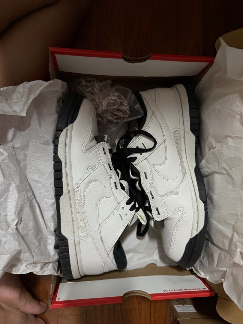 Nike dunks (Category: Sneakers) located in Singapore. Submitted by javier16sm (Listing ID 1450184607, Image 1). Description: .