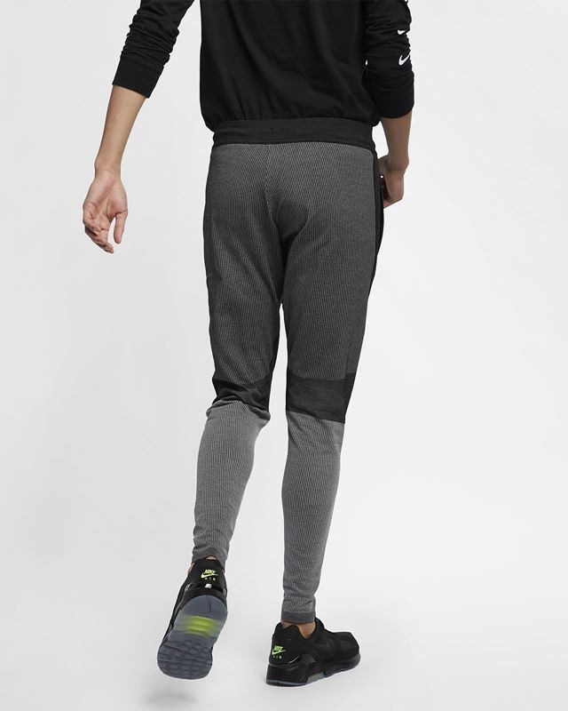 NIKE TECH PACK KNIT SC PANTS (Category: Activewear) located in Talisay. Submitted by nooooooooooooooooy (Listing ID 1450231637, Image 2). Description: NIKE TECH PACK KNIT SC PANTS MEDIUM WAIST 29 TO 32 LENGTH 39 EXCELLENT NO FLAWS, NEED WASH PM💌💌.