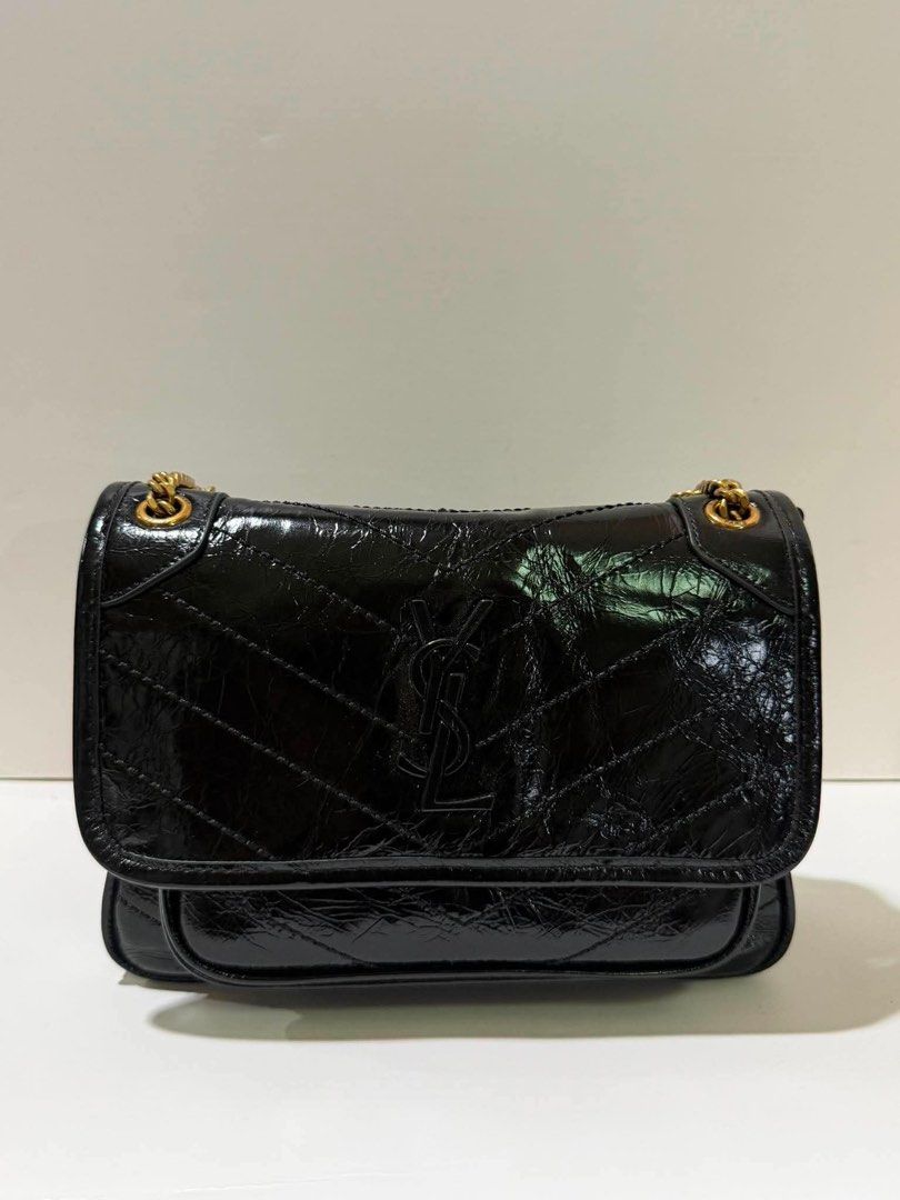 Nikki gold (Category: Luxury Bags & Wallets) located in Paranaque City. Submitted by kgmgiftedph20 (Listing ID 1450284744, Image 1). Description: .