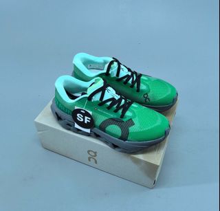 (Category: ) located in . Submitted by khai.uasneakers (Listing ID 1450210929, Image 1). Description: .