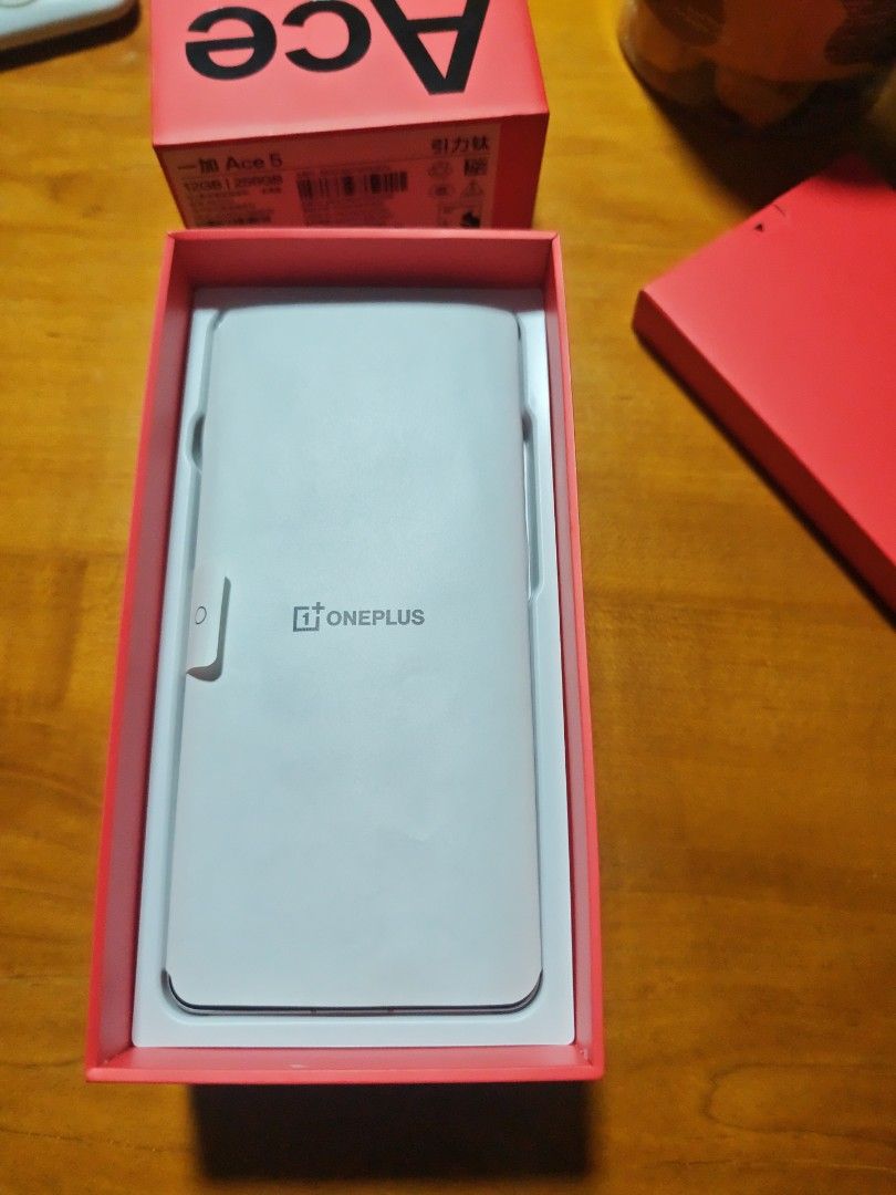 OnePlus (Category: OnePlus) located in Singapore. Submitted by skaikru (Listing ID 1450141630, Image 3). Description: - OnePlus Ace 5 (other name 13r) 12gb+256gn.
