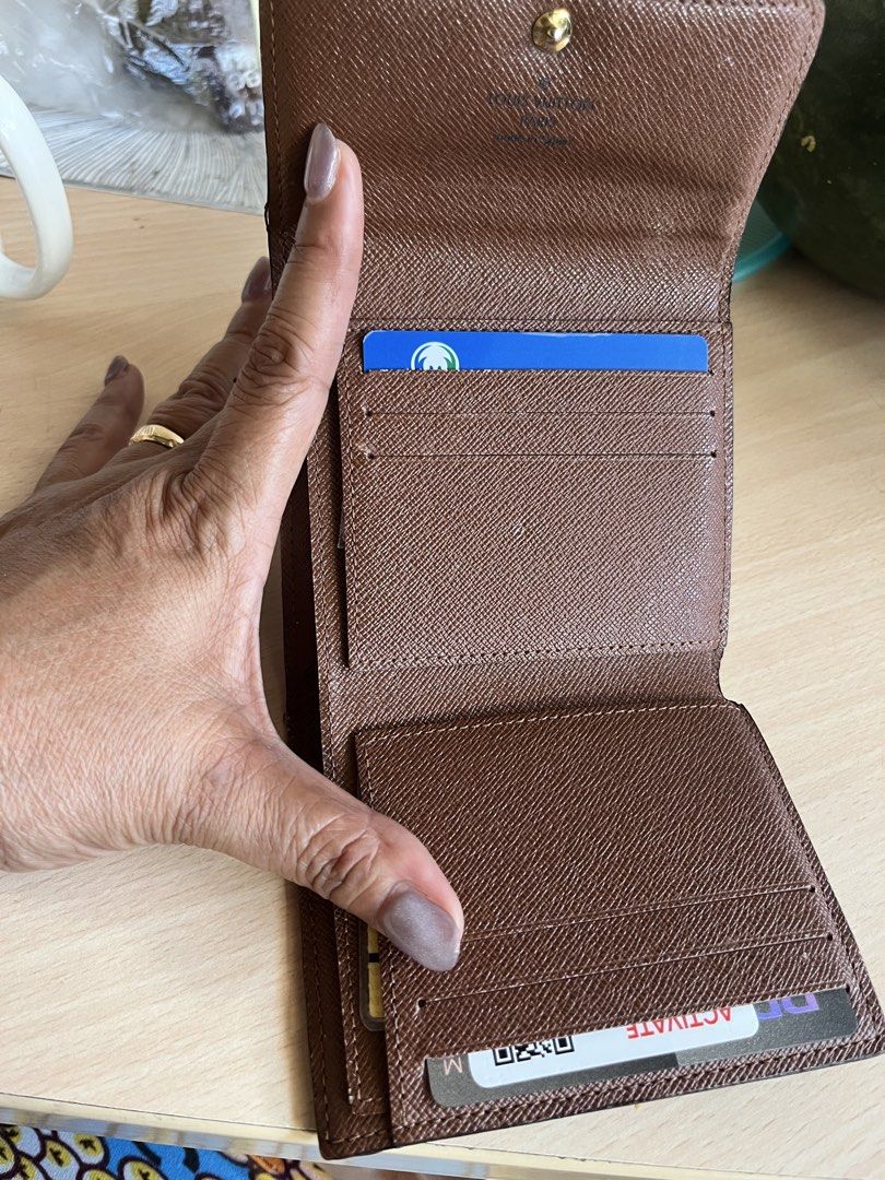 orig lv wallet (Category: Wallets & Card holders) located in Manila. Submitted by silvereagle_0d6c7c (Listing ID 1450189430, Image 2). Description: orig lv 3fold wallet with box and dustbag.