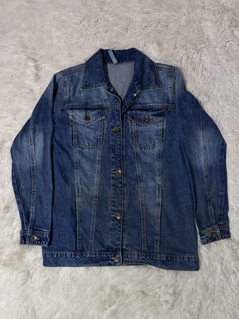 Oversized Blue Denim Jacket (Category: Coats, Jackets and Outerwear) located in Bulacan. Submitted by rin2024 (Listing ID 1450271240, Image 1). Description: Oversized Blue Denim Jacket - With oversized fit - With good quality thick denim cotton - With missing button at the back, unnoticeable in front Payment Method: GCash only. Delivery Options: Lalamove, Grab, or J&T only, with shipping fee shouldered by buyer..