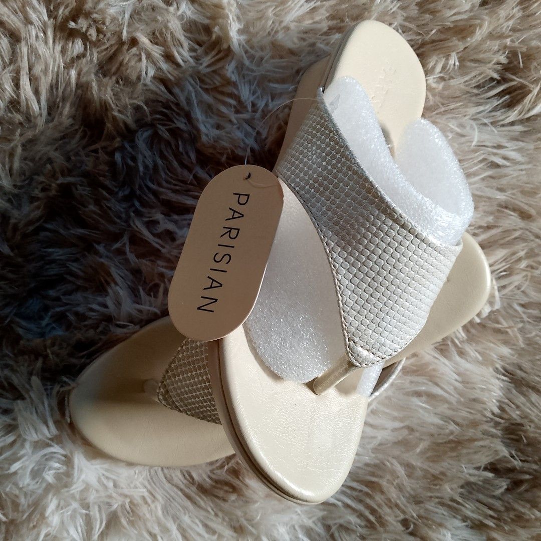 Parisian Slippers with Box (Category: Slippers and slides) located in Antipolo. Submitted by _justdropby.ph (Listing ID 1450317938, Image 2). Description: brand new size 7 available.