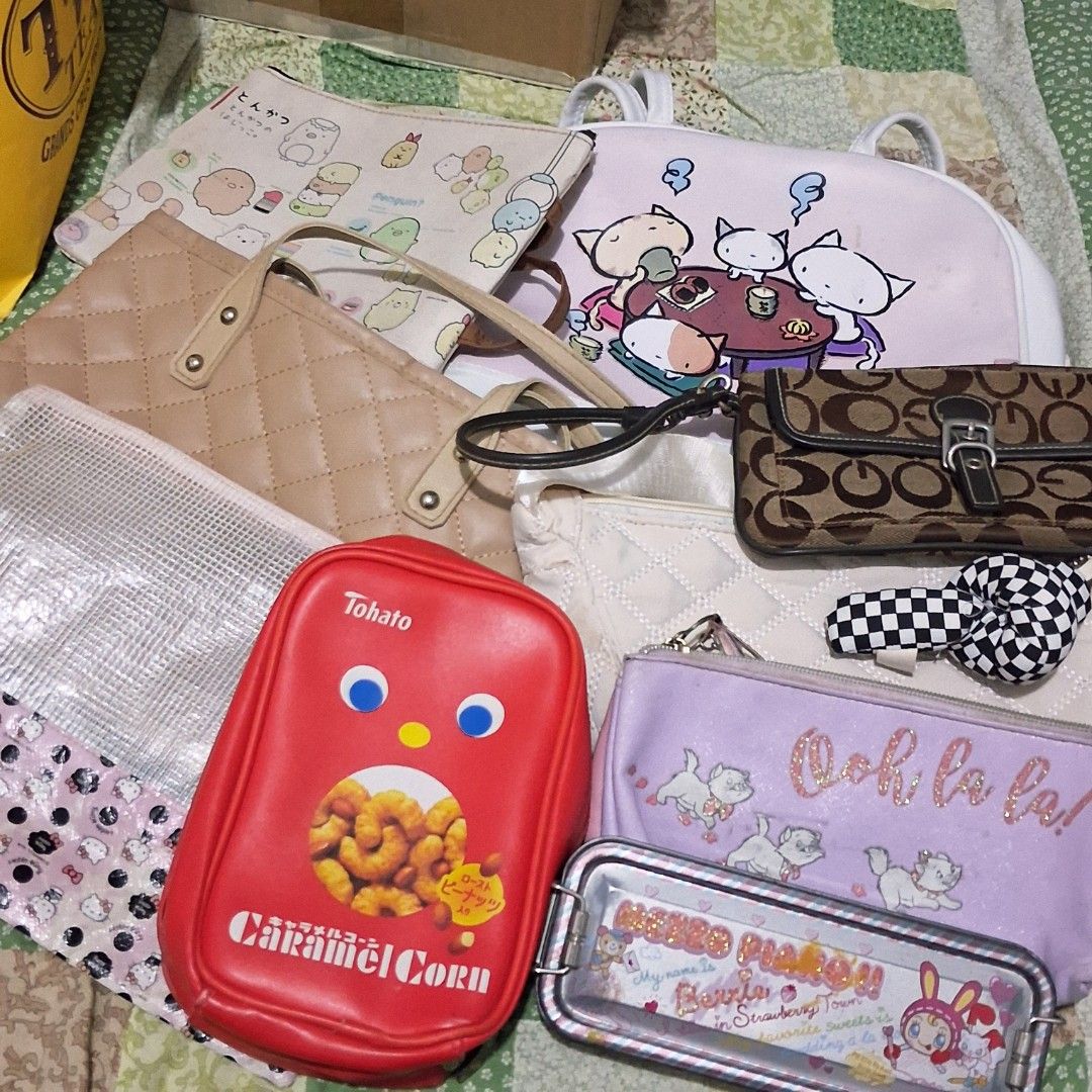 preloved bags cases pouches set (Category: Purses & Pouches) located in Las Pinas. Submitted by skaittt.___ (Listing ID 1450244184, Image 1). Description: set only.
