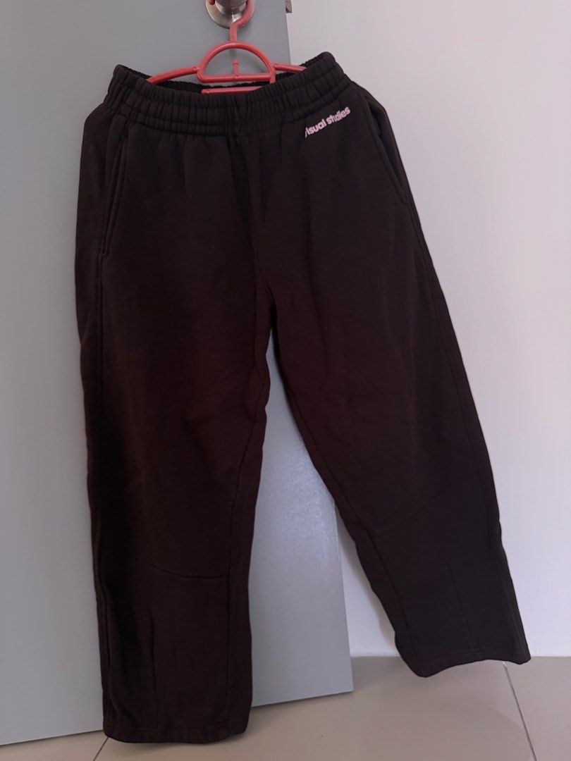 Pull&Bear pants (Category: Other Bottoms) located in Klang. Submitted by mairaaa_ (Listing ID 1450190228, Image 1). Description: .