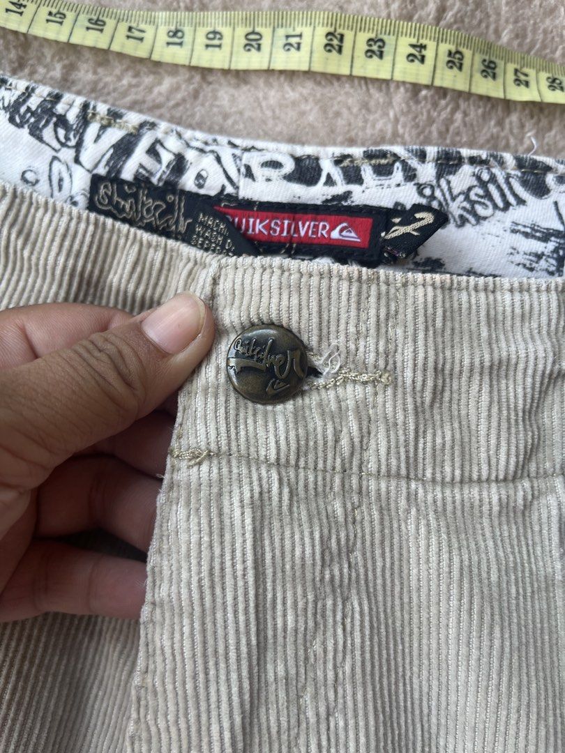 Quick silver (Category: Jeans) located in Baler. Submitted by shneyy (Listing ID 1450269025, Image 3). Description: My minimal pinhole Vintage pants.