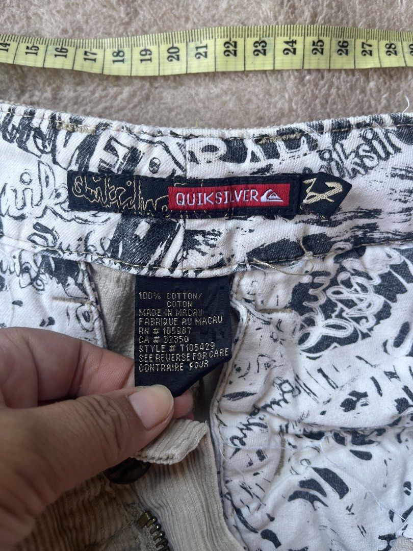 Quick silver (Category: Jeans) located in Baler. Submitted by shneyy (Listing ID 1450269025, Image 2). Description: My minimal pinhole Vintage pants.