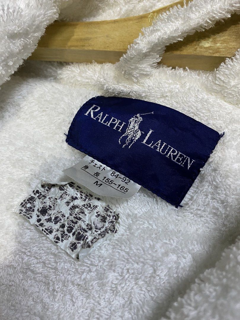 Ralph Lauren bathrobe (Category: Sleep and Loungewear) located in Cavite. Submitted by nld_thrift (Listing ID 1450274917, Image 2). Description: Ralph Lauren bathrobe Meduim on tag 43 Length Unisex - Missing Lace .