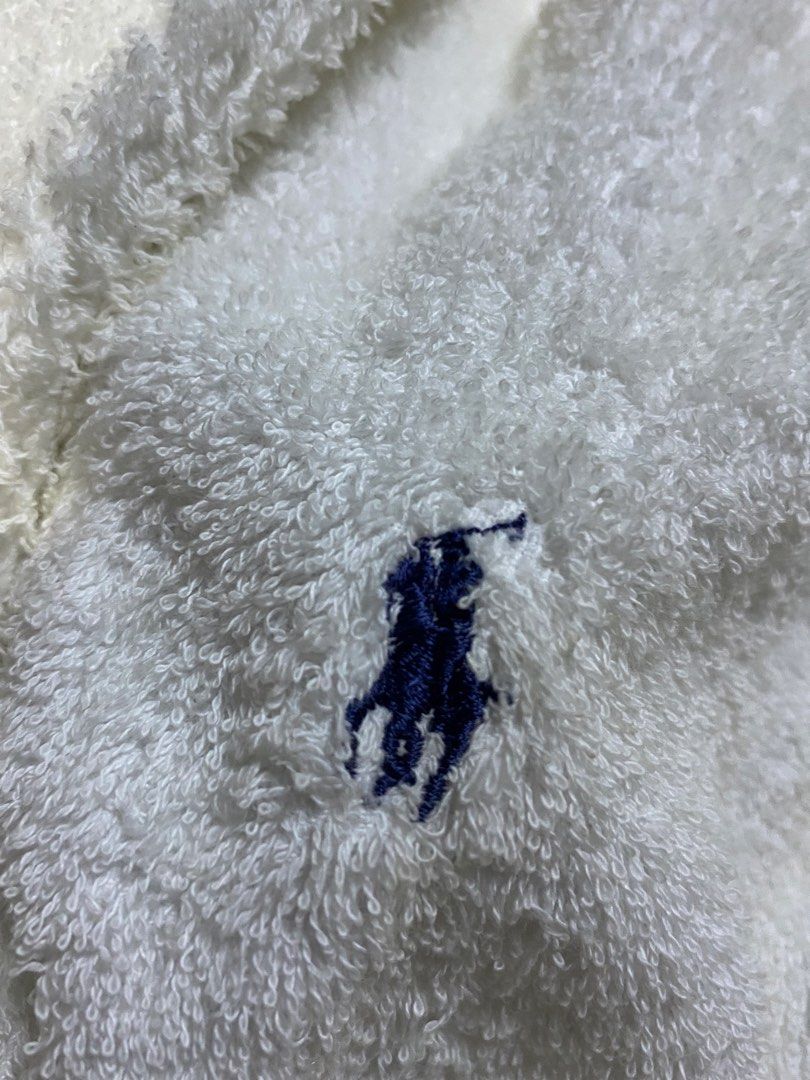 Ralph Lauren bathrobe (Category: Sleep and Loungewear) located in Cavite. Submitted by nld_thrift (Listing ID 1450274917, Image 3). Description: Ralph Lauren bathrobe Meduim on tag 43 Length Unisex - Missing Lace .