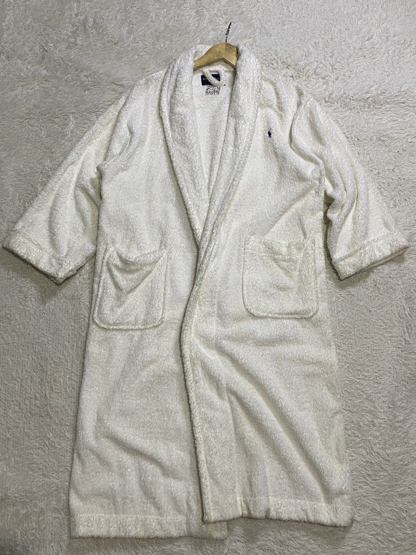Ralph Lauren bathrobe (Category: Sleep and Loungewear) located in Cavite. Submitted by nld_thrift (Listing ID 1450274917, Image 1). Description: Ralph Lauren bathrobe Meduim on tag 43 Length Unisex - Missing Lace .