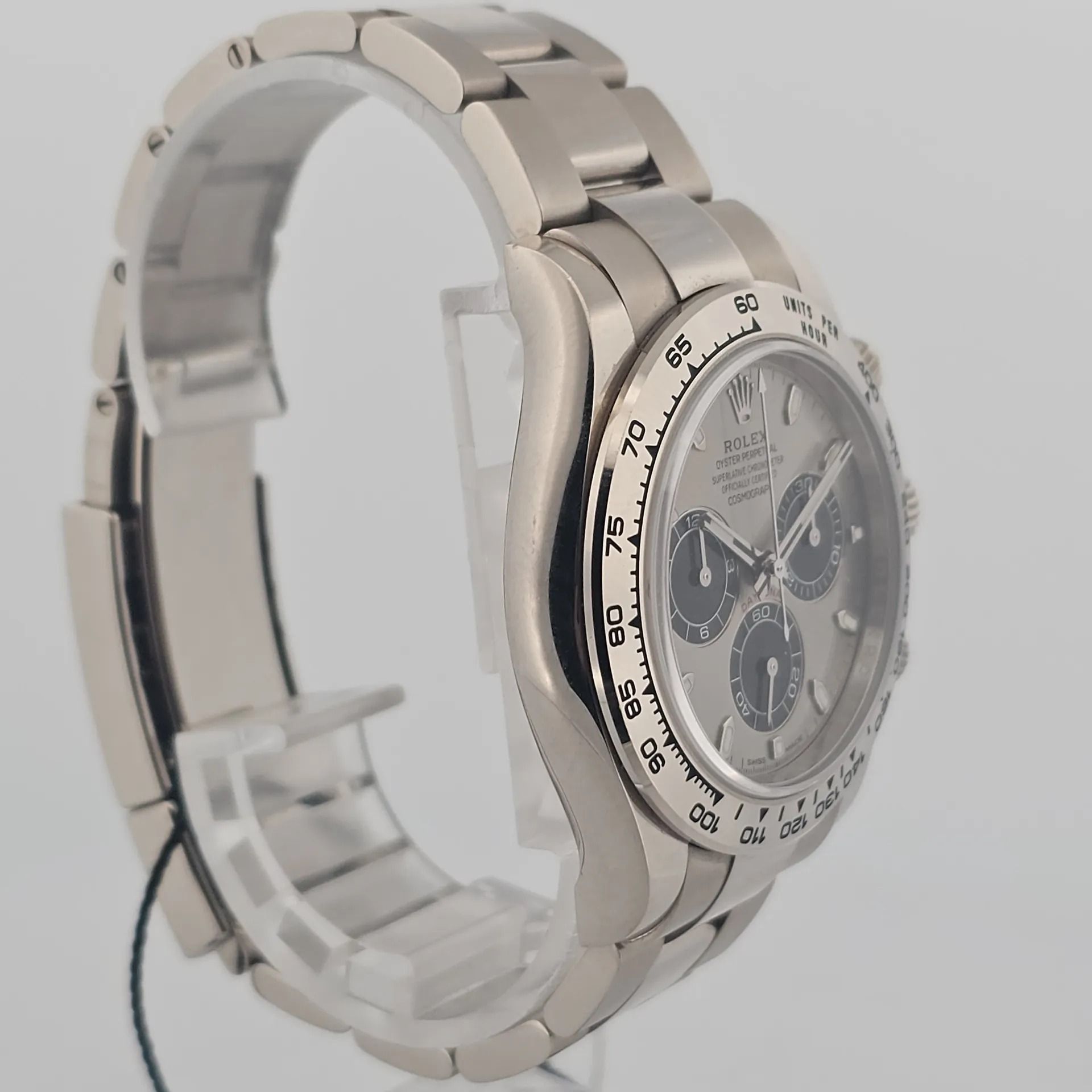 Rolex Cosmograph Daytona 116509-0072 (Category: Watches) located in Singapore. Submitted by watchbanka23 (Listing ID 1450168358, Image 3). Description: MB260590URLX22 Watch Condition Good Warranty Card Year 2022 Diameter 40mm Movement Automatic Case Material White Gold Dial Color Black Accessories Includes original packaging box and certification documents No Exchange Thank You ---------------------------------------------------------- Most Subsc