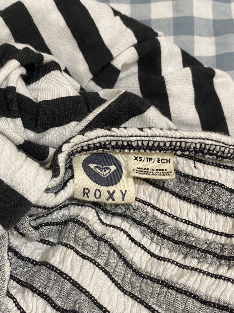 ROXY y2k 2000s style tube dress (Category: Dresses) located in Baguio. Submitted by shayshy (Listing ID 1450143334, Image 3). Description: xs-small no flaws good condition.