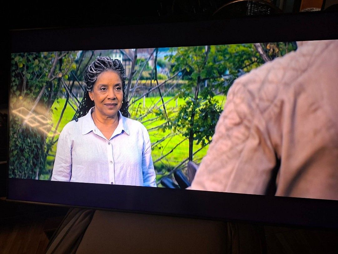 Samsung 65inch Qled 4k UHD (Category: TV) located in Caloocan City. Submitted by souththrift_taytay (Listing ID 1450289602, Image 2). Description: Samsung qled 4k uhd Good Condition From New Zealand 220v Size: 65in Super slim No stand With wall bracket No issue Pick up in Taytay.