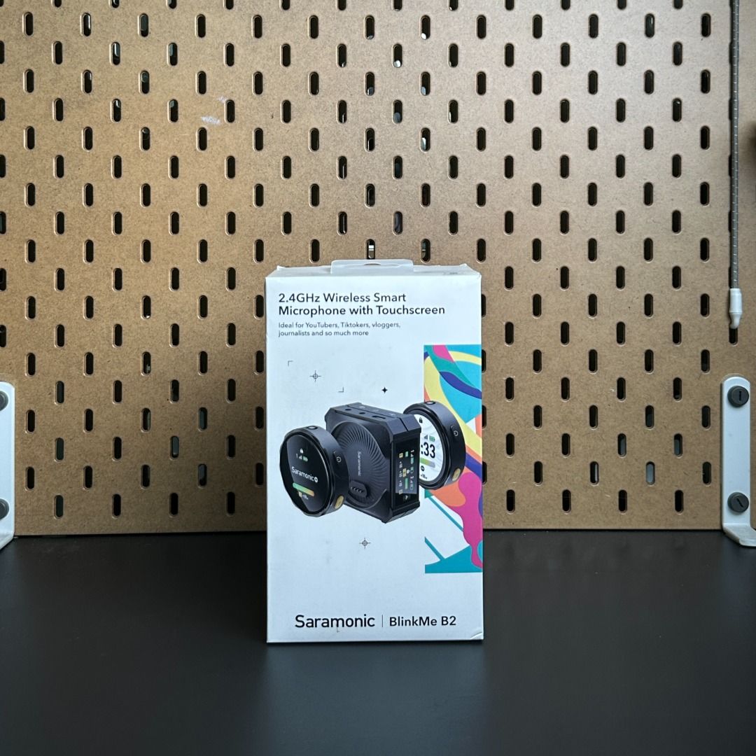 Saramonic Blink B2 2.4GHz Wireless Smart Microphone with Touchscreen (Category: Microphones) located in Pasig City. Submitted by colelorenzo (Listing ID 1450167188, Image 1). Description: - Saramonic Blink B2 Wireless Microphone System - 2.4GHz Smart Mic with Touchscreen - Ideal for YouTubers, TikTokers, Vloggers, Journalists - Package includes microphone and receiver - Delivers crystal-clear audio for videos and streams - SRP 11,400.