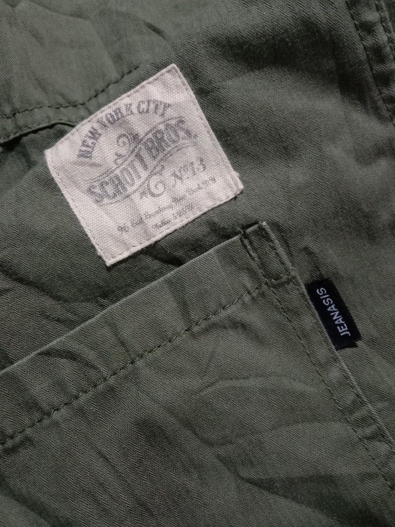Schott (Category: Formal Shirts) located in Kota Bharu. Submitted by lieshaperf70789 (Listing ID 1450185488, Image 3). Description: PIT:21 LABUH:29 KONDISI:8.5/10 BEBAS KOYAK N KOTORAN.